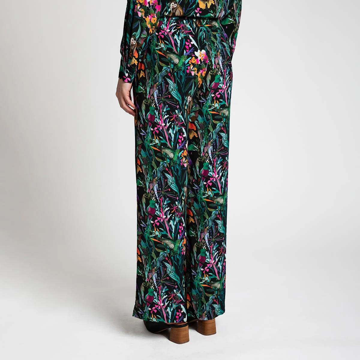 Lara-housut Amazon, tummanvihreä - Image 3