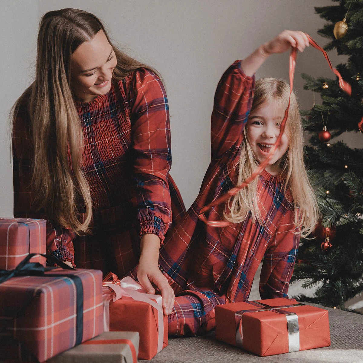 Ristikko-mekko, tummanpunainen - Image 3